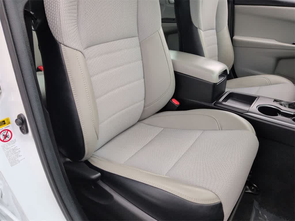 Thumbnail: 2017 Toyota Camry - 22