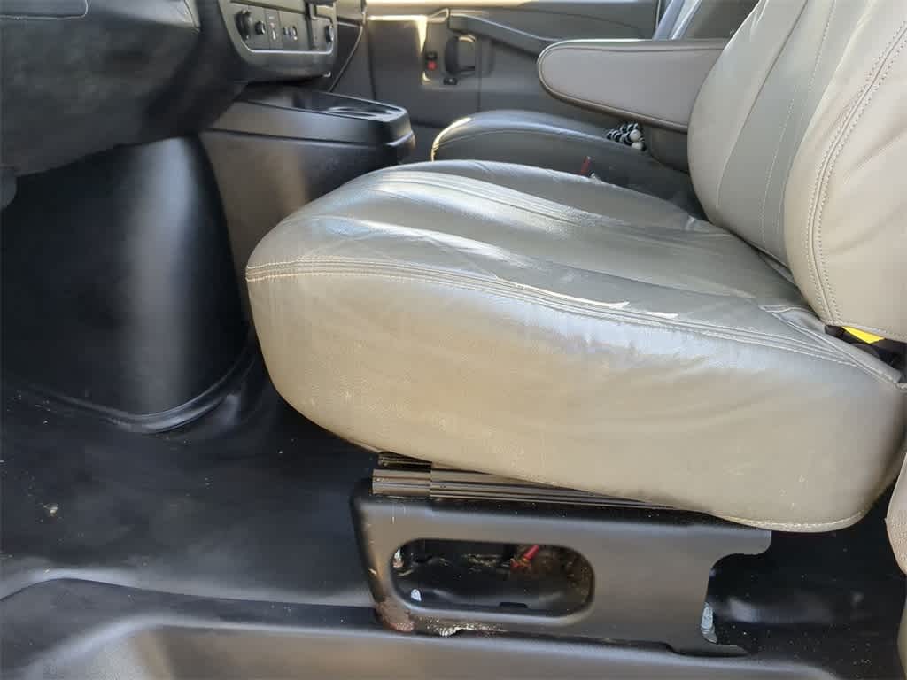 Thumbnail: 2016 Chevrolet Express - 16
