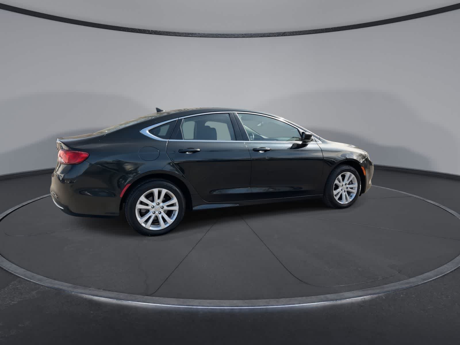 Thumbnail: 2016 Chrysler 200 - 9
