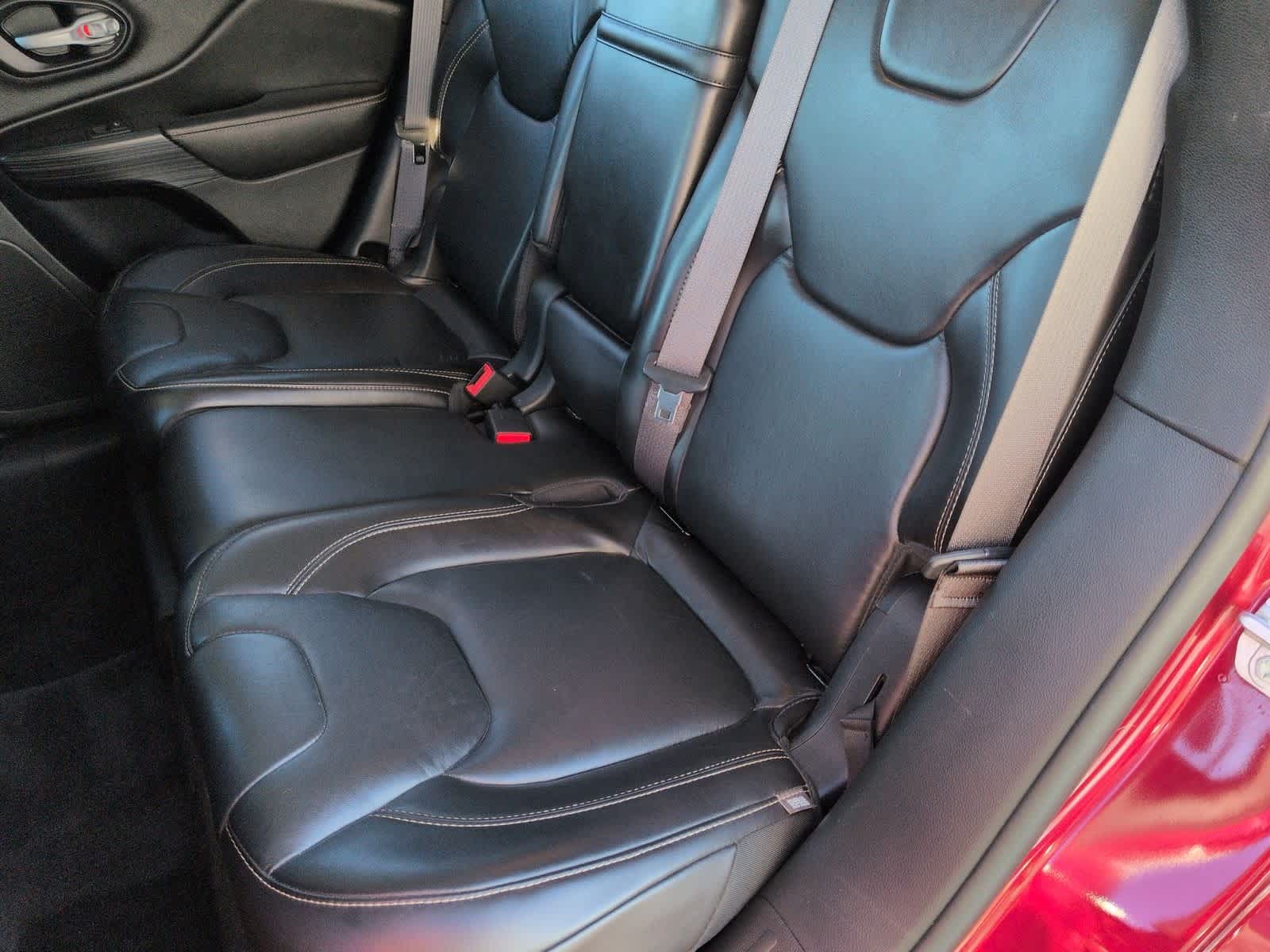 Thumbnail: 2016 Jeep Cherokee - 21