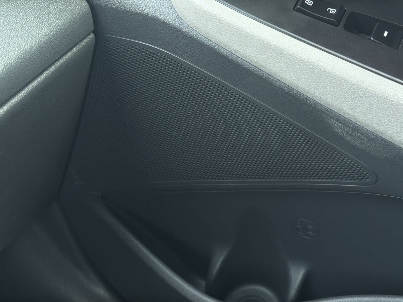 Thumbnail: 2017 Hyundai Ioniq - 30