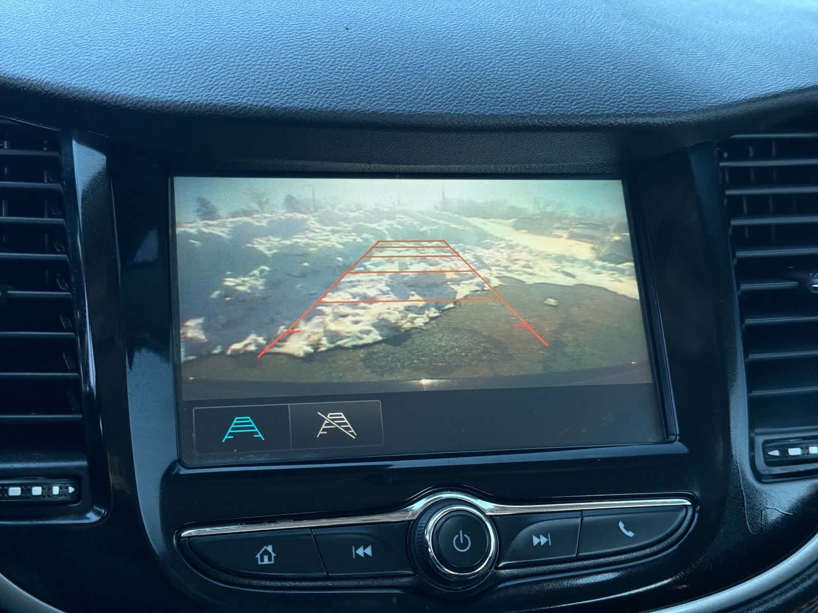 Thumbnail: 2017 Chevrolet Trax - 29