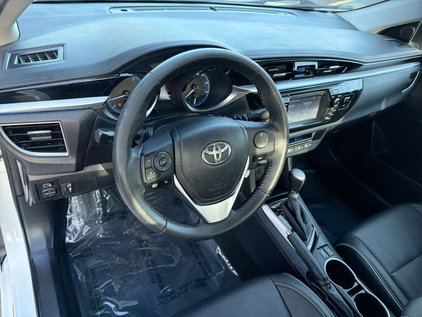 Thumbnail: 2015 Toyota Corolla - 10