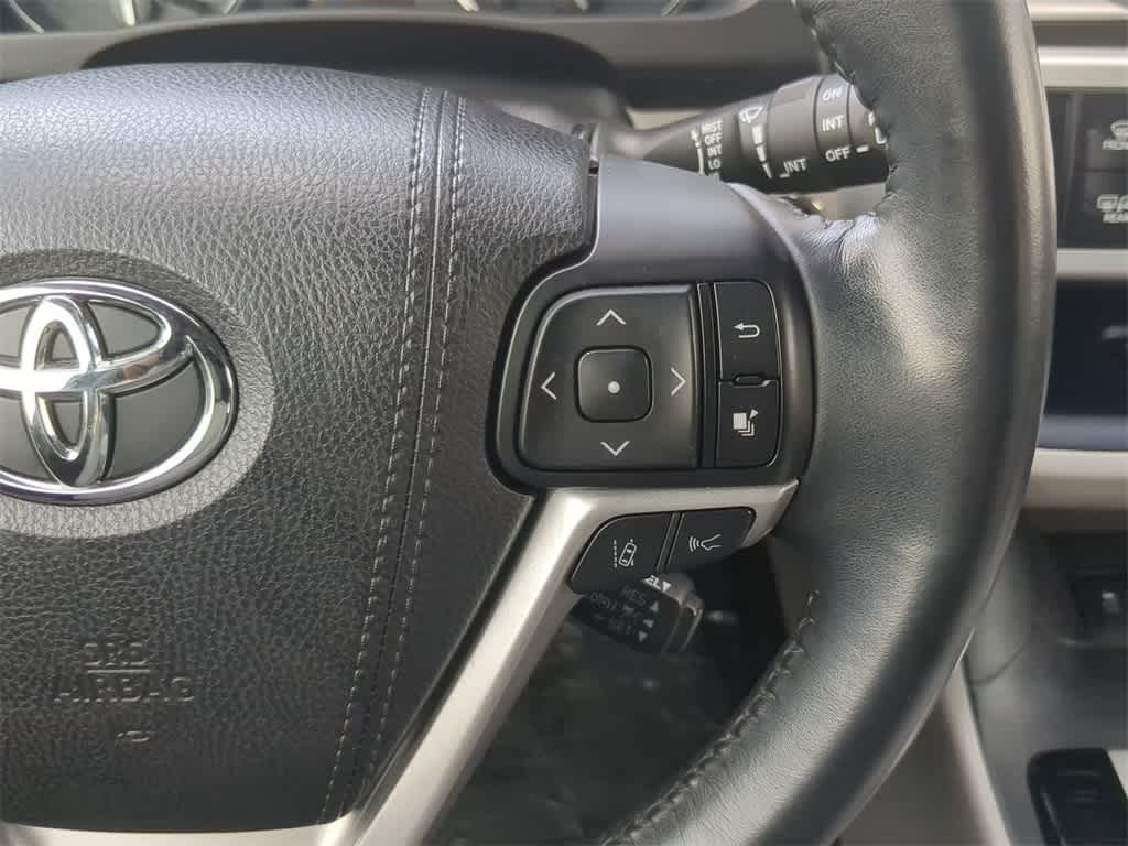 Thumbnail: 2017 Toyota Highlander - 26