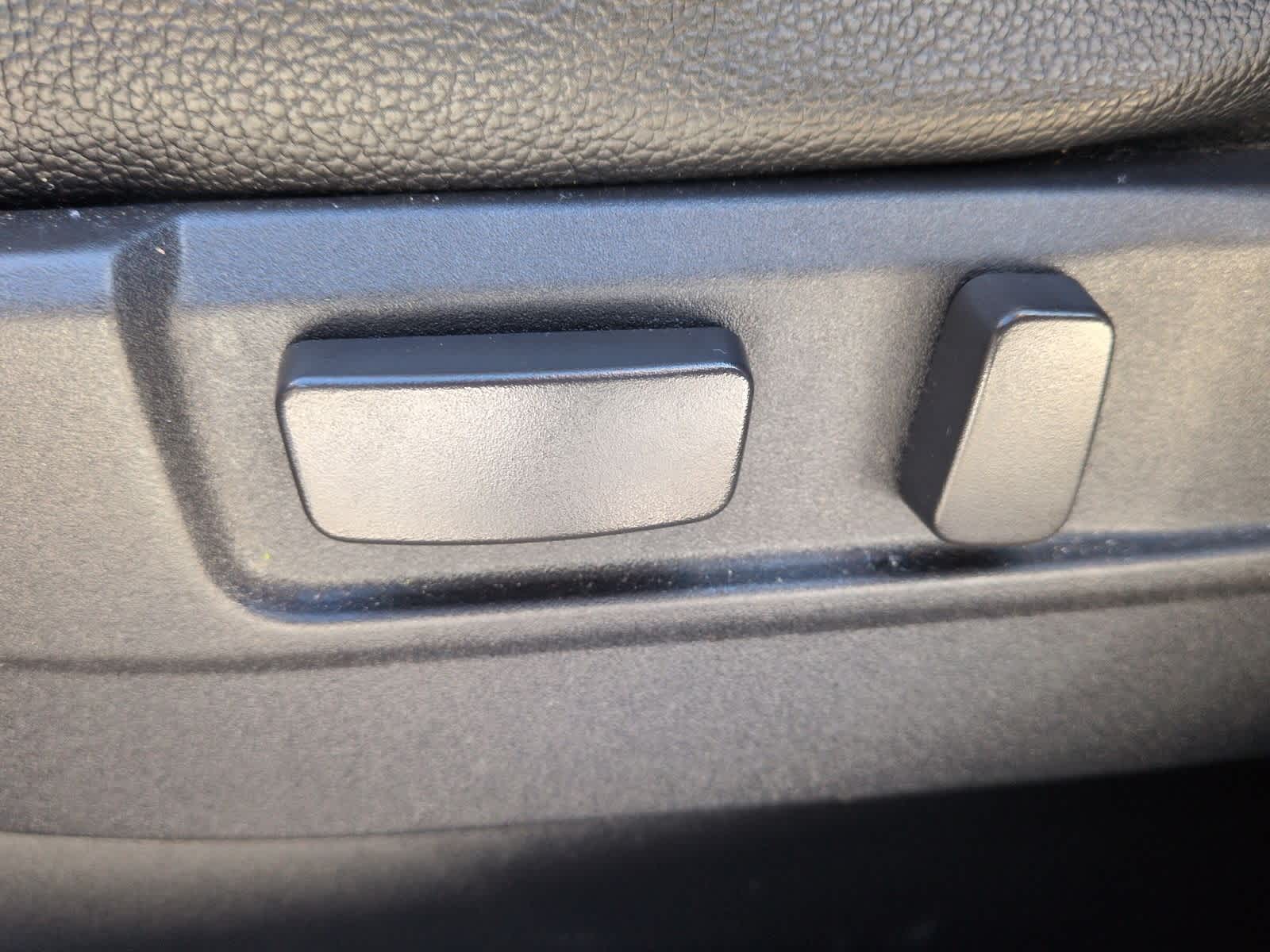 Thumbnail: 2017 Mitsubishi Outlander - 18