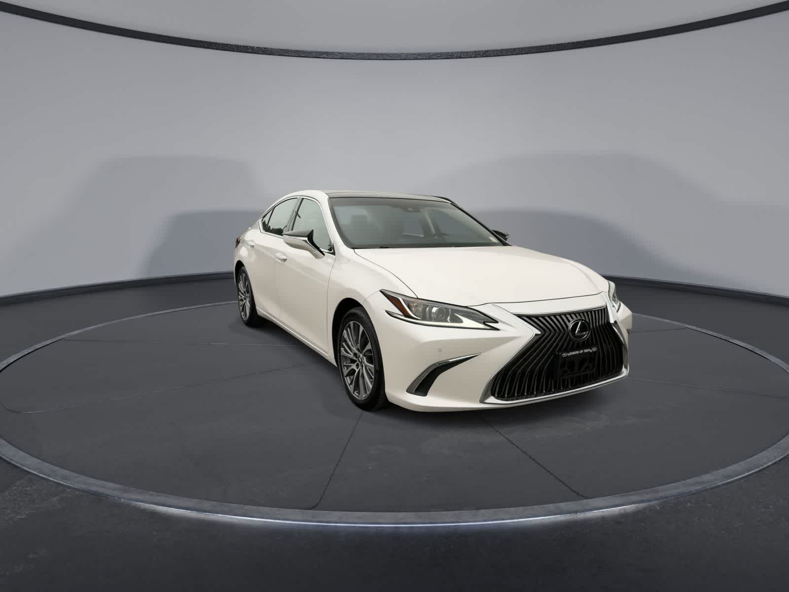 Thumbnail: 2021 Lexus ES - 2