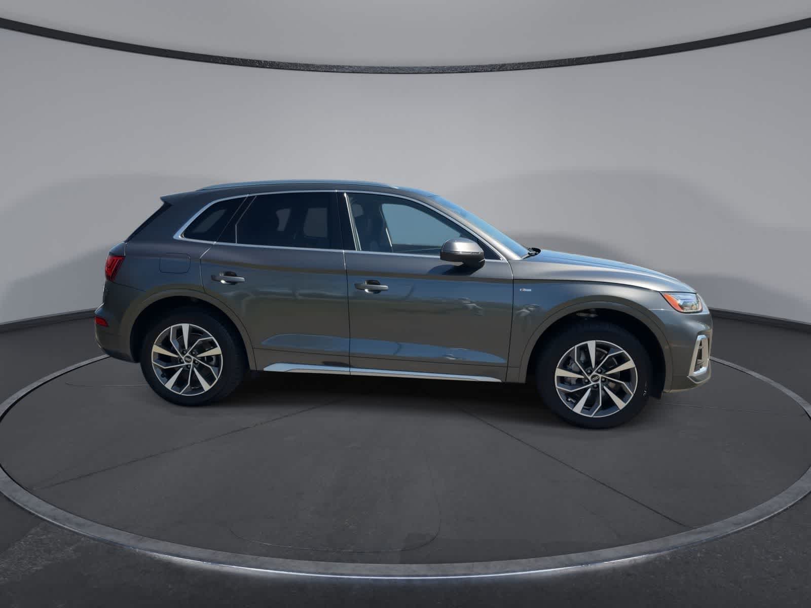 Thumbnail: 2023 Audi Q5 - 9
