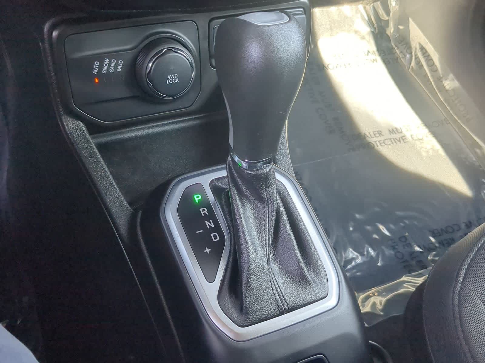 Thumbnail: 2020 Jeep Renegade - 32