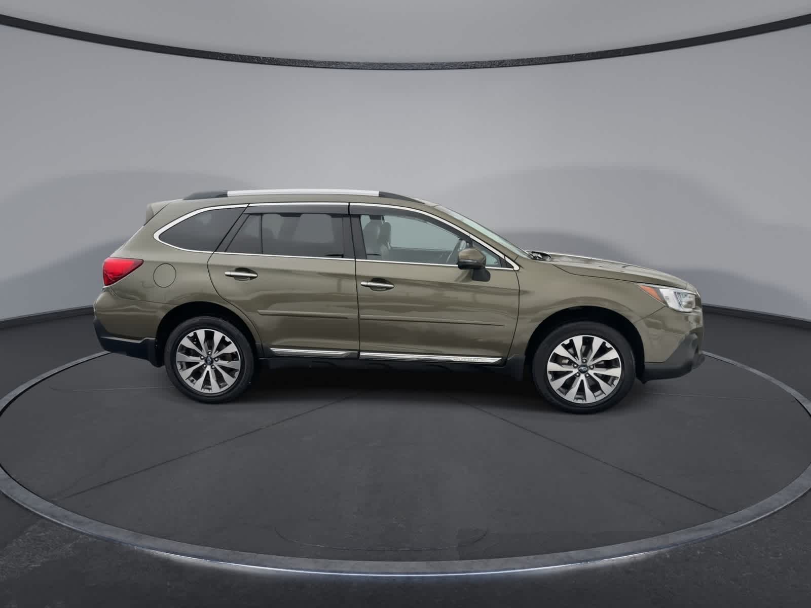 Thumbnail: 2018 Subaru Outback - 9