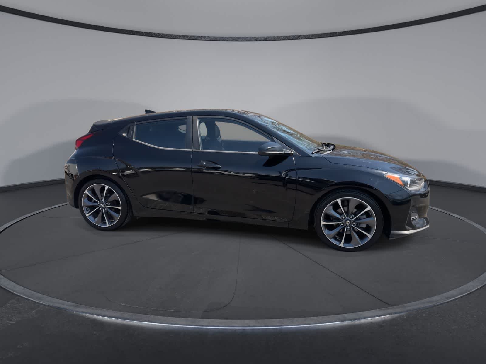 Thumbnail: 2019 Hyundai Veloster - 9