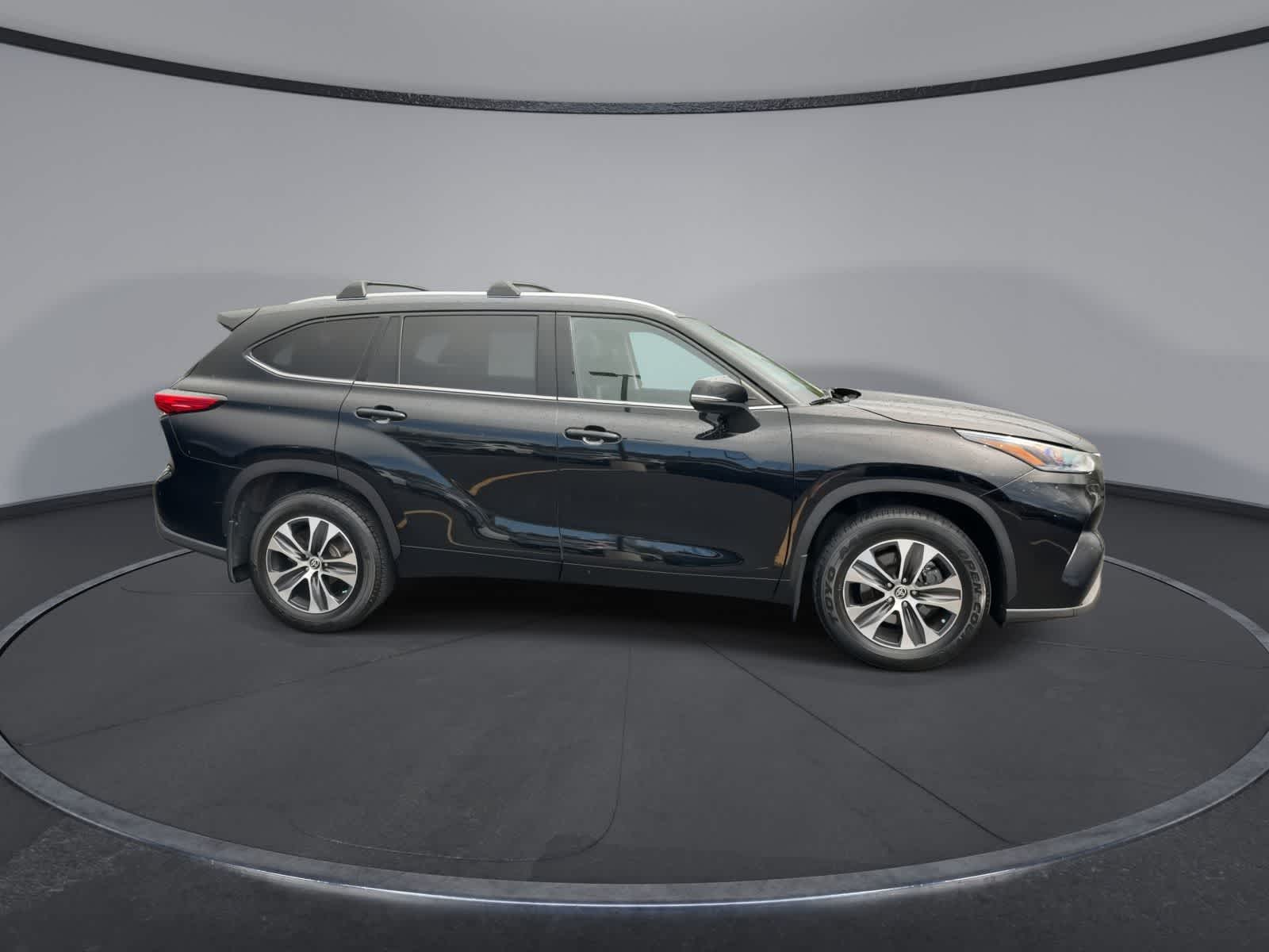 Thumbnail: 2021 Toyota Highlander - 8