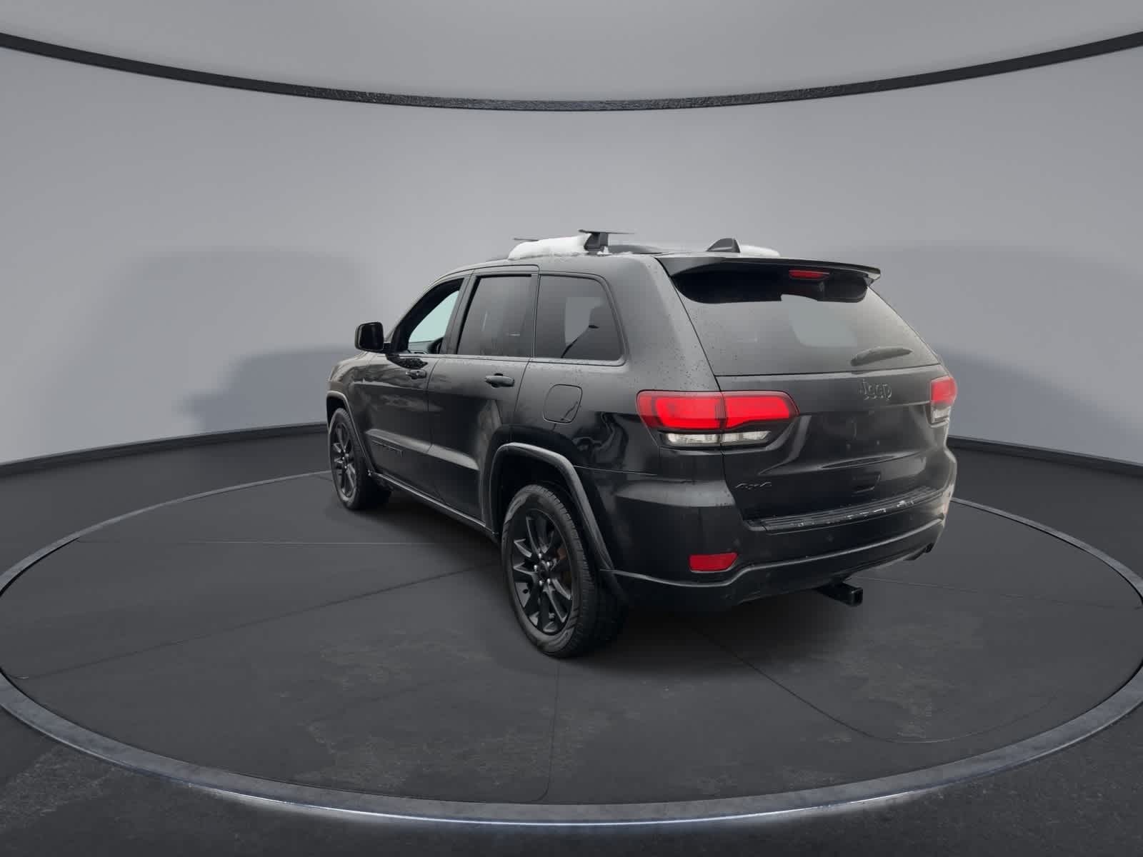 Thumbnail: 2017 Jeep Grand Cherokee - 6