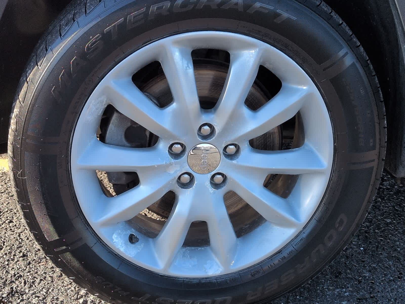 Thumbnail: 2016 Jeep Cherokee - 14