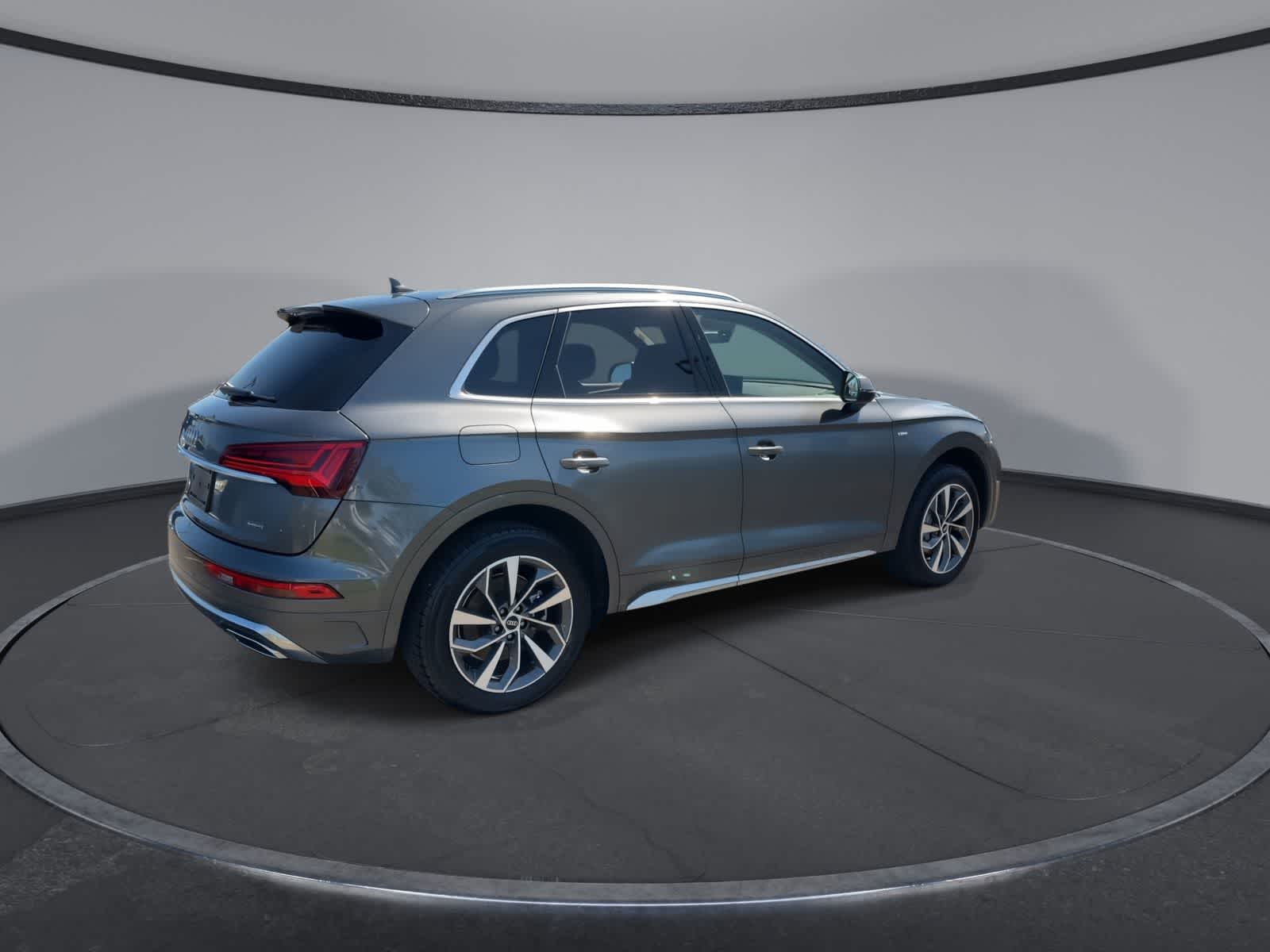Thumbnail: 2023 Audi Q5 - 8