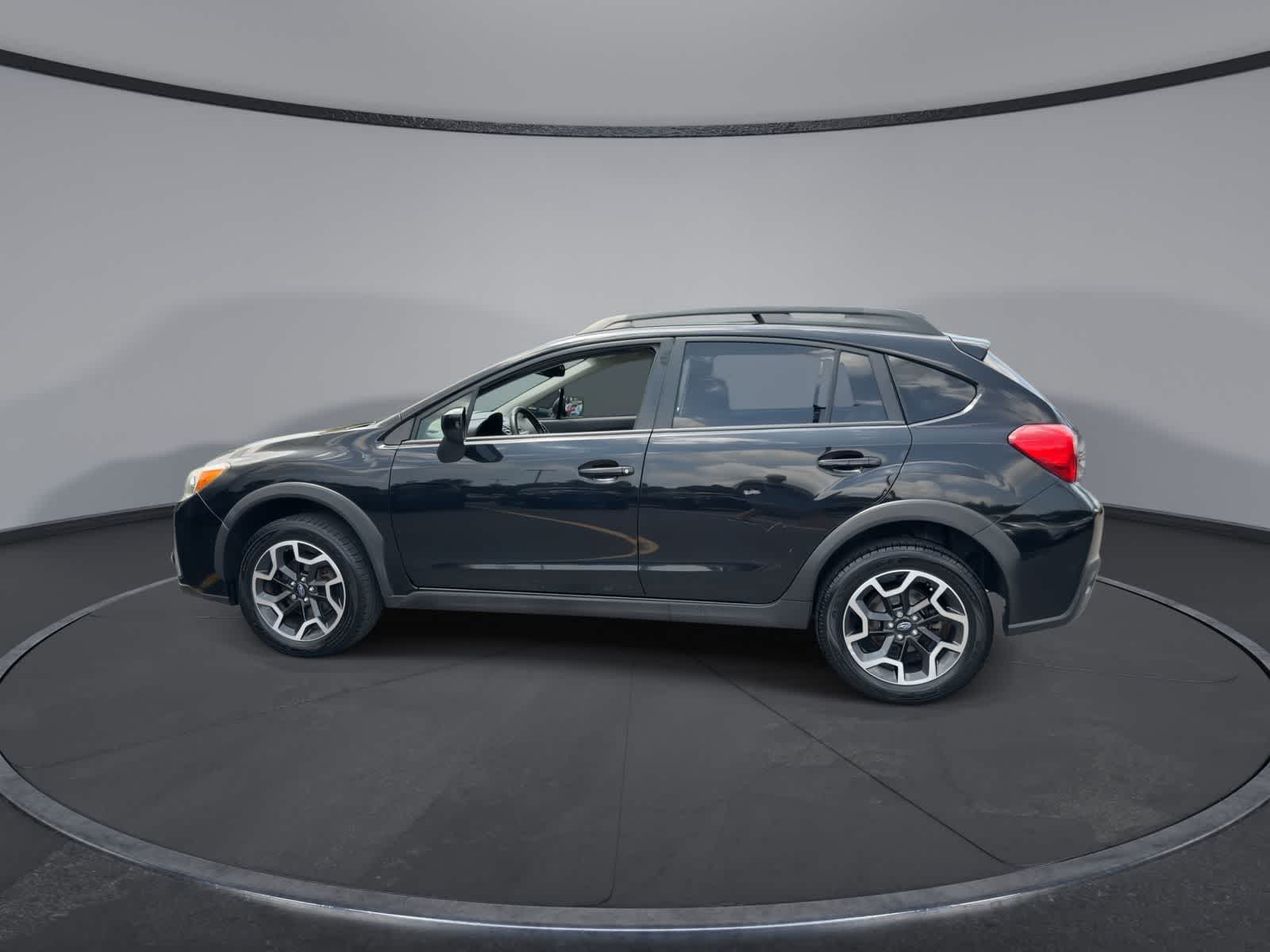 Thumbnail: 2016 Subaru Crosstrek - 4