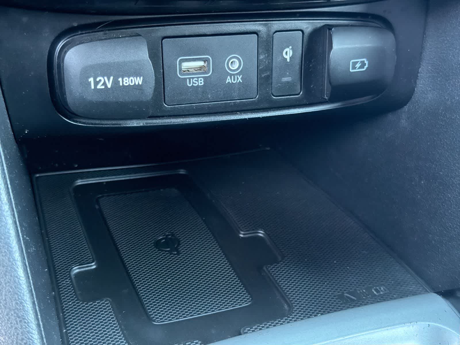 Thumbnail: 2019 Hyundai Veloster - 31