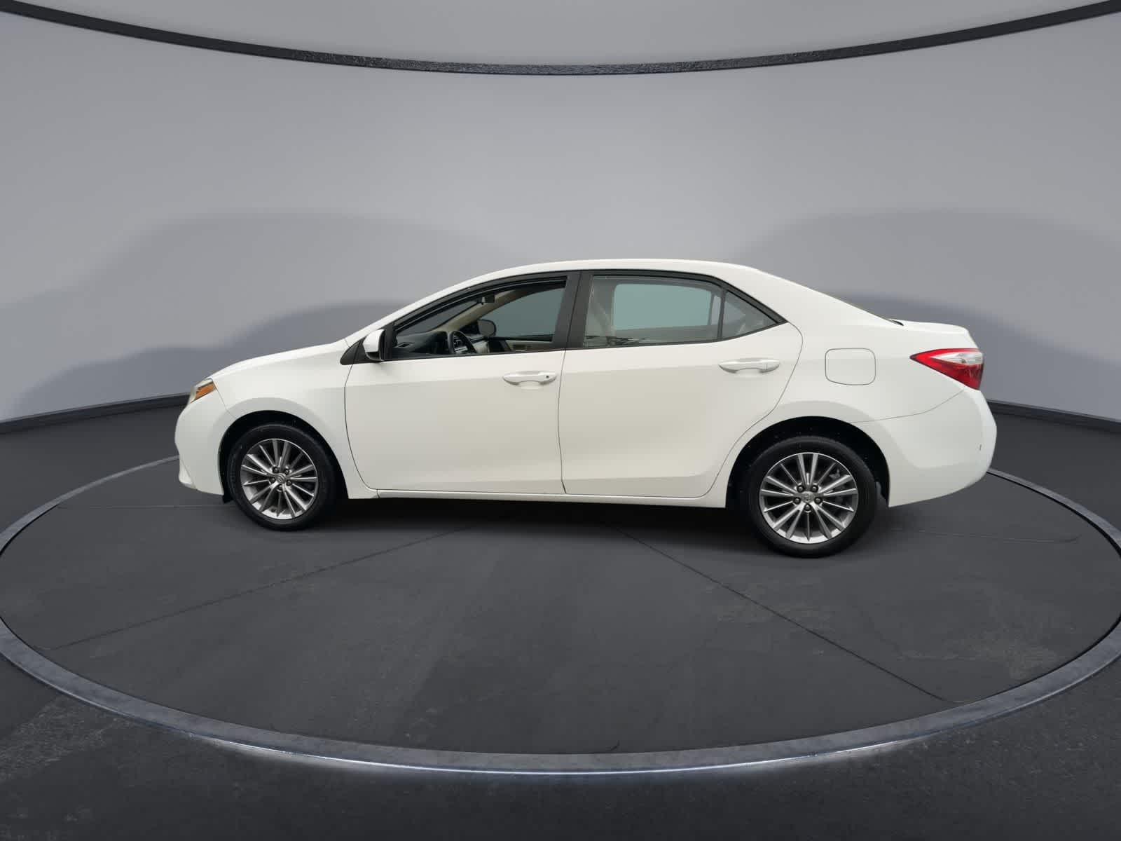 Thumbnail: 2015 Toyota Corolla - 5