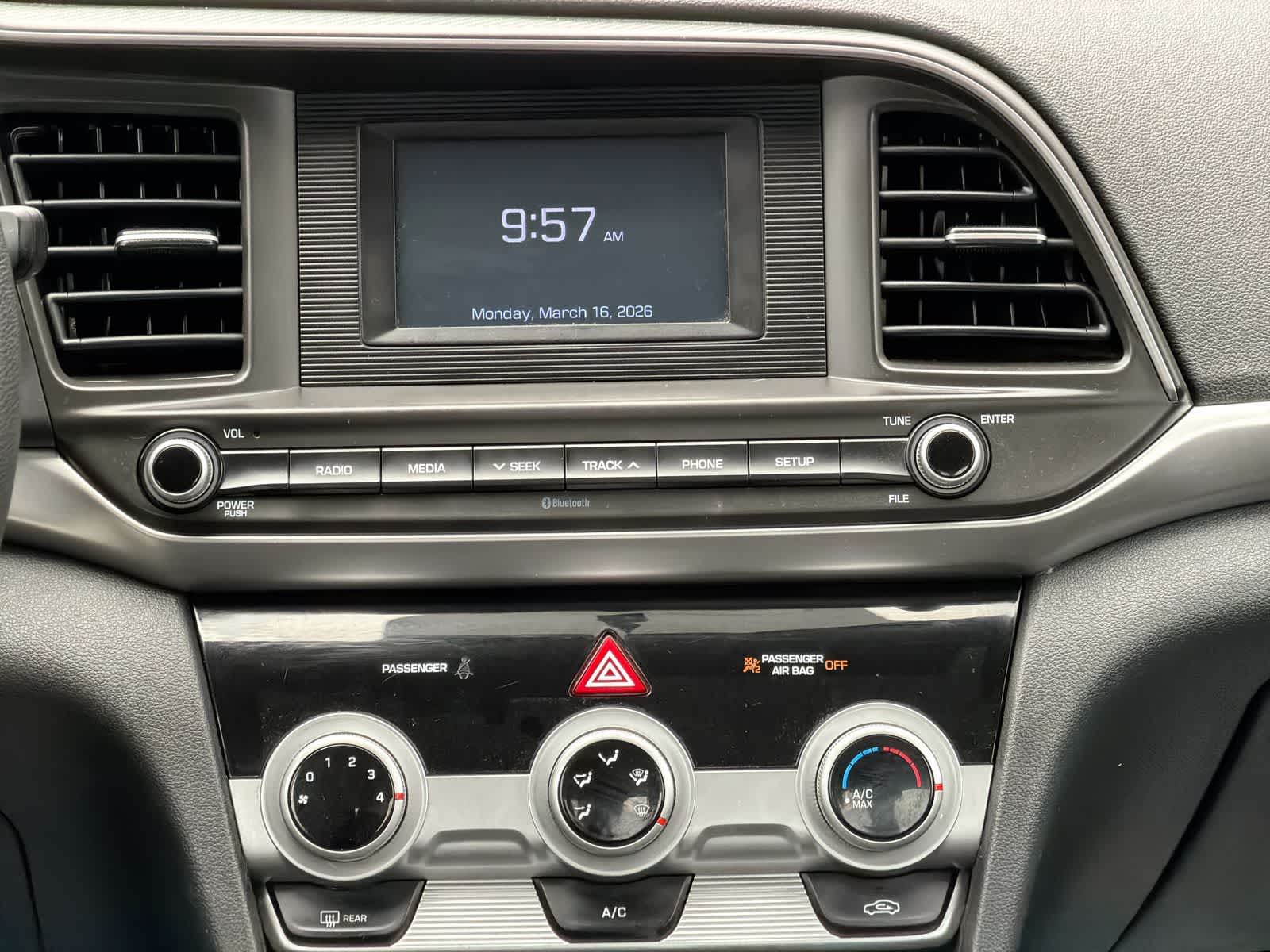 Thumbnail: 2019 Hyundai Elantra - 28