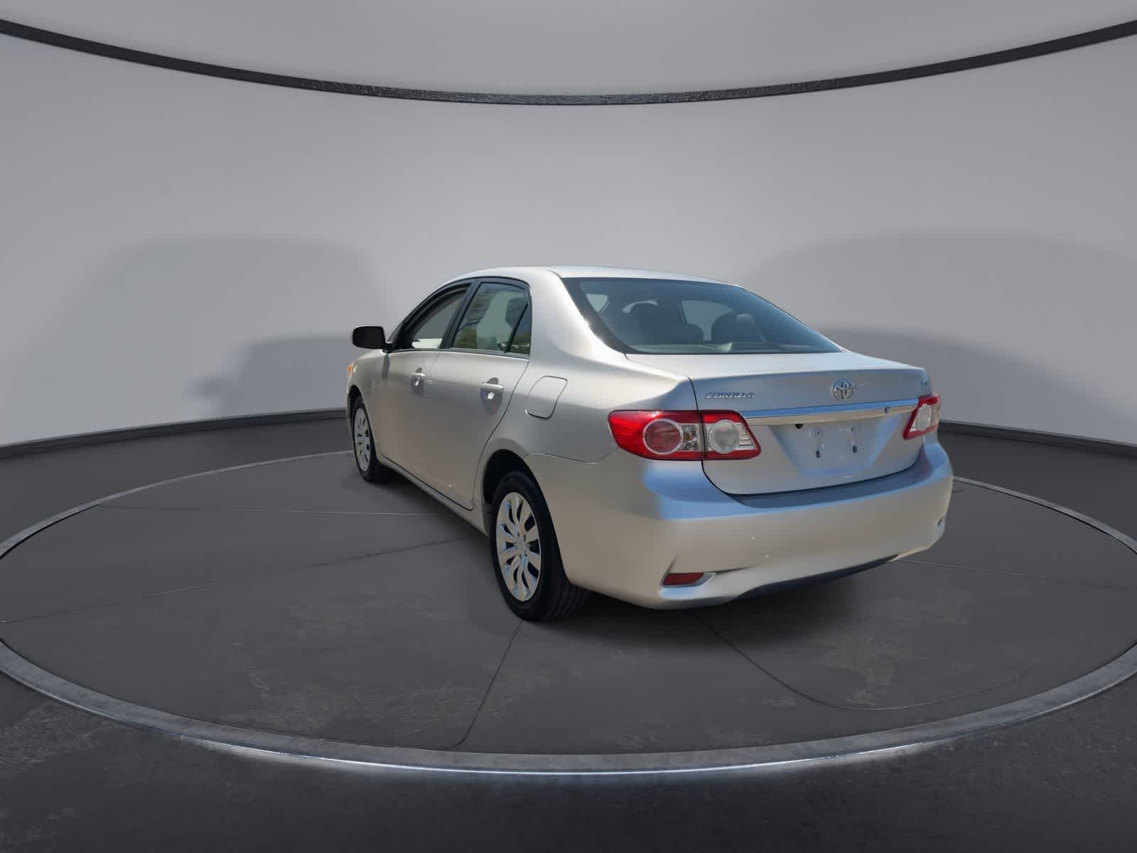 Thumbnail: 2013 Toyota Corolla - 6