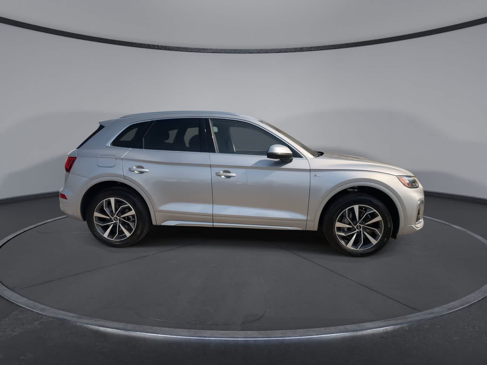 Thumbnail: 2022 Audi Q5 - 9