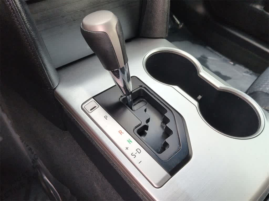 Thumbnail: 2013 Toyota Camry - 31