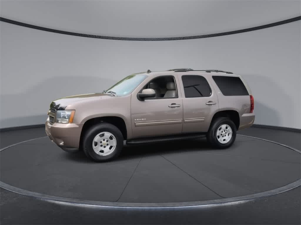 Thumbnail: 2013 Chevrolet Tahoe - 4
