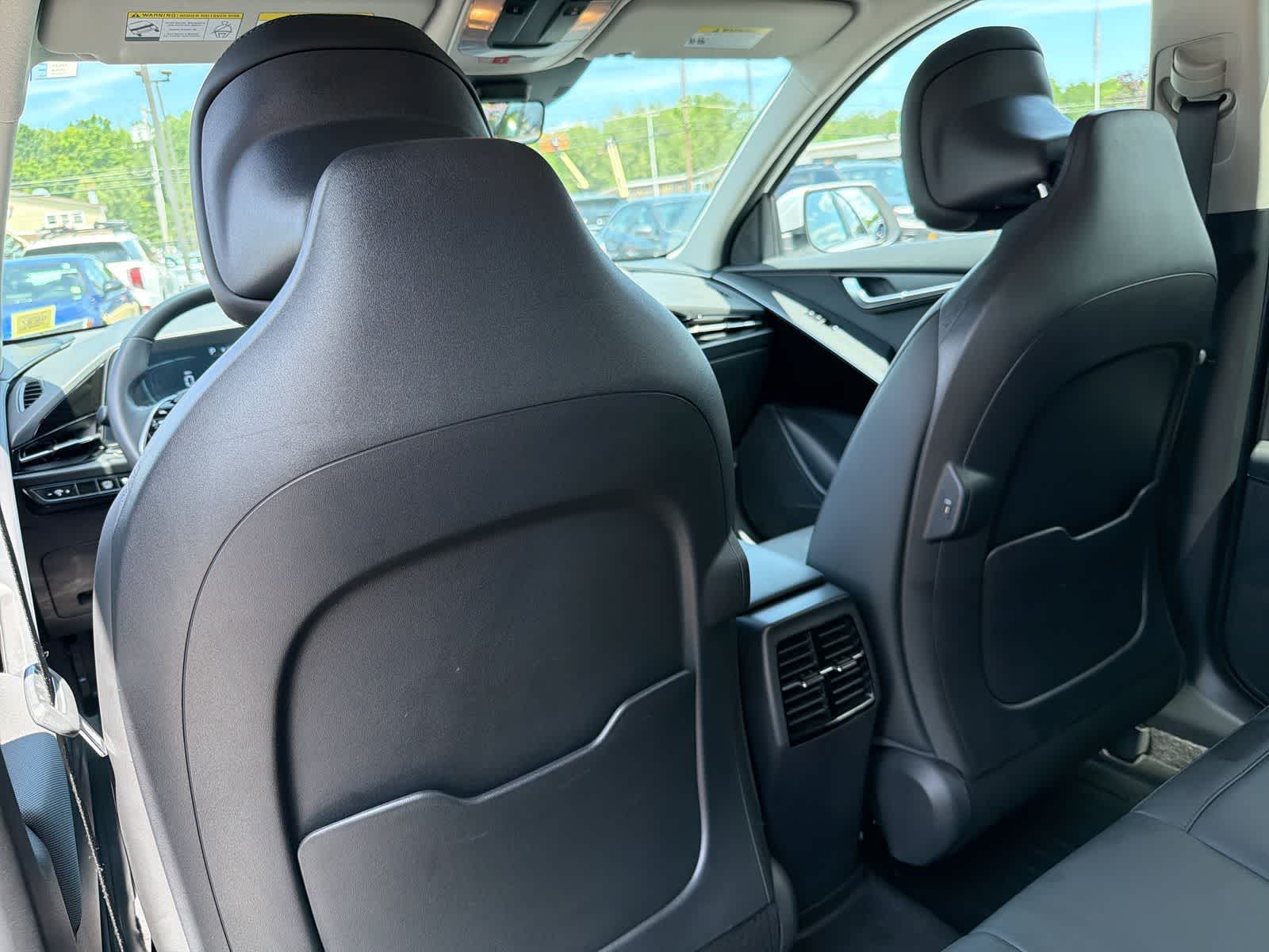 Thumbnail: 2024 Kia Niro - 18