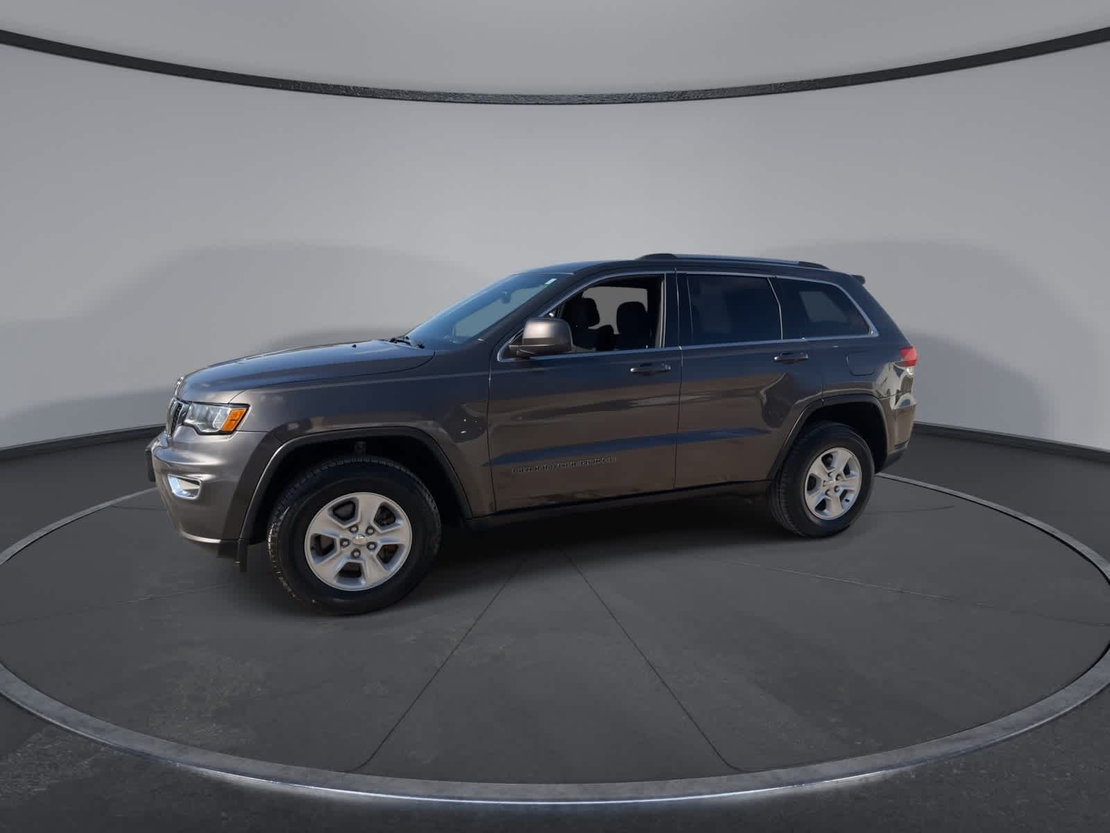 Thumbnail: 2017 Jeep Grand Cherokee - 4
