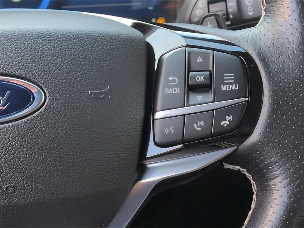Thumbnail: 2022 Ford Explorer - 25
