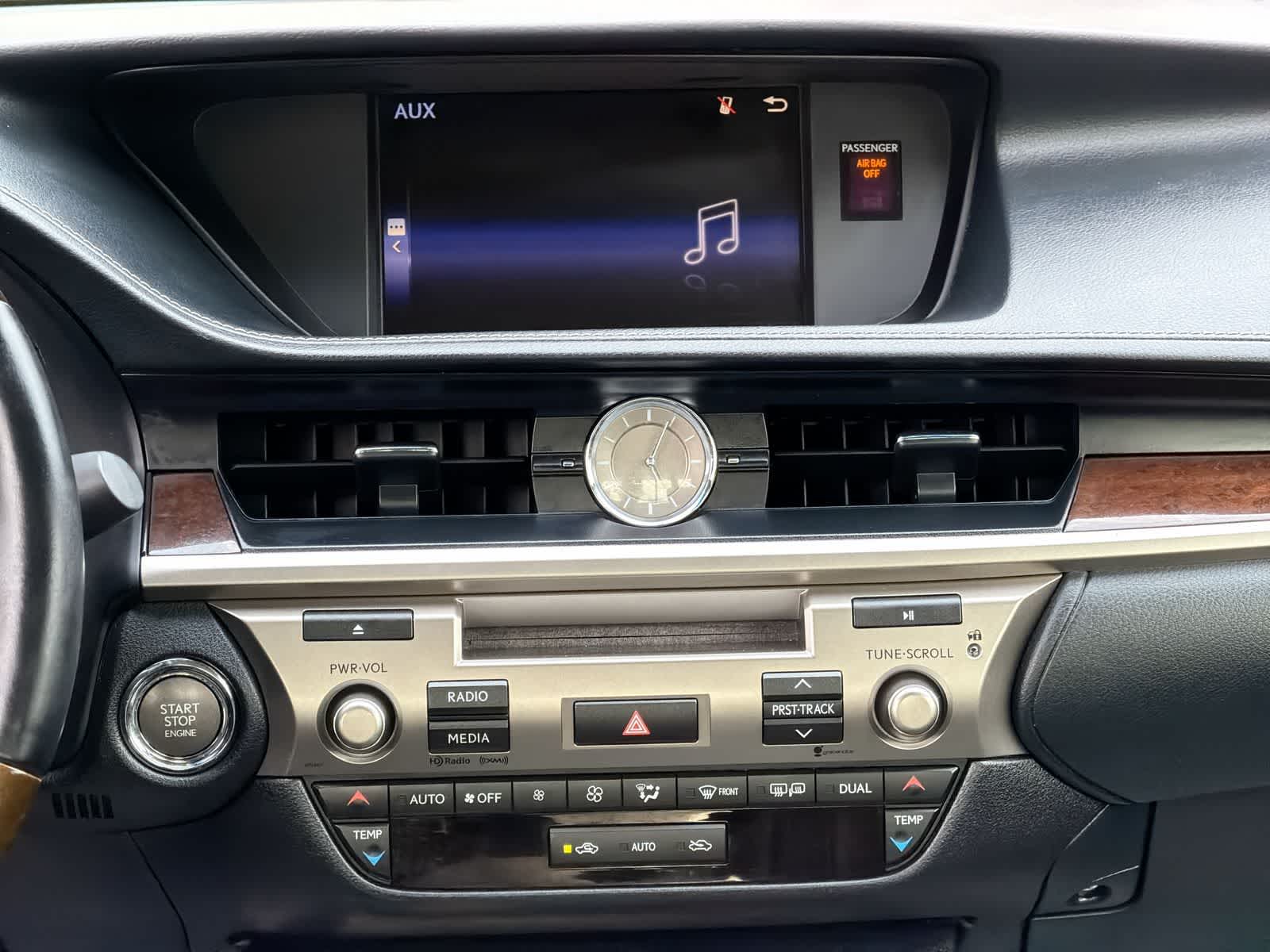 Thumbnail: 2015 Lexus ES - 29