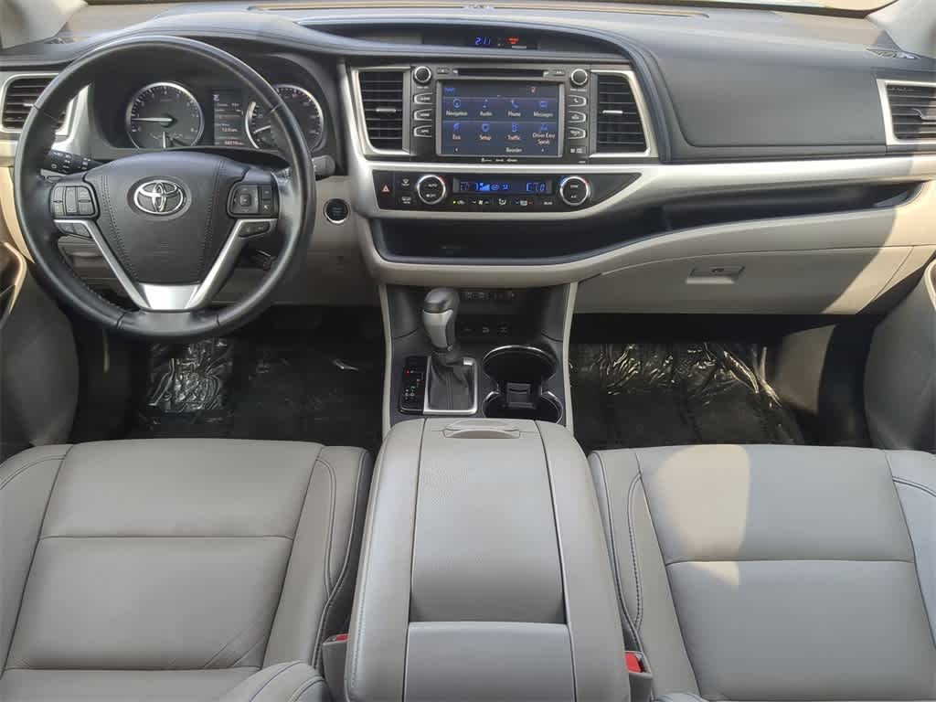 Thumbnail: 2017 Toyota Highlander - 16