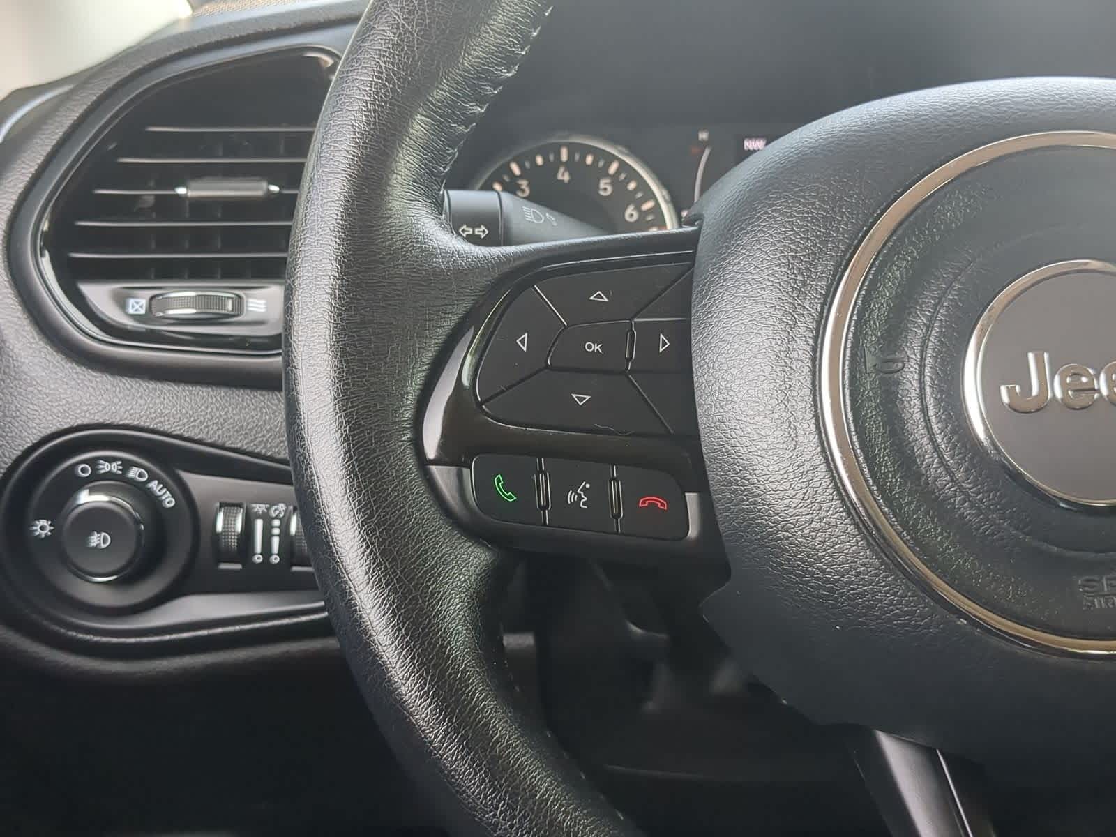 Thumbnail: 2020 Jeep Renegade - 24