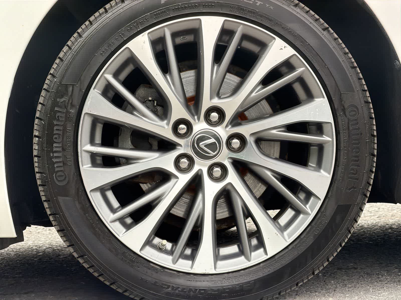 Thumbnail: 2021 Lexus ES - 14