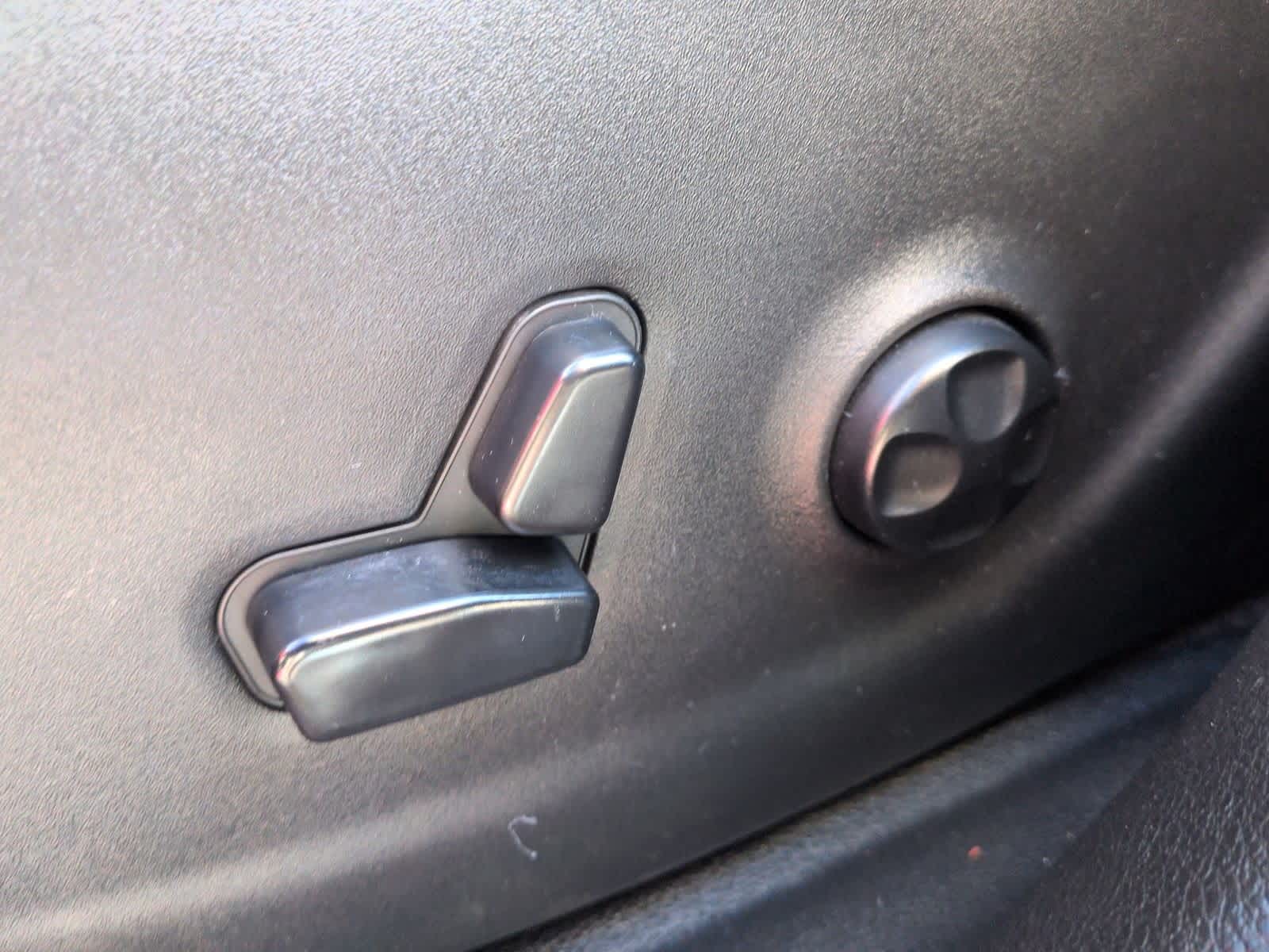 Thumbnail: 2016 Jeep Cherokee - 18