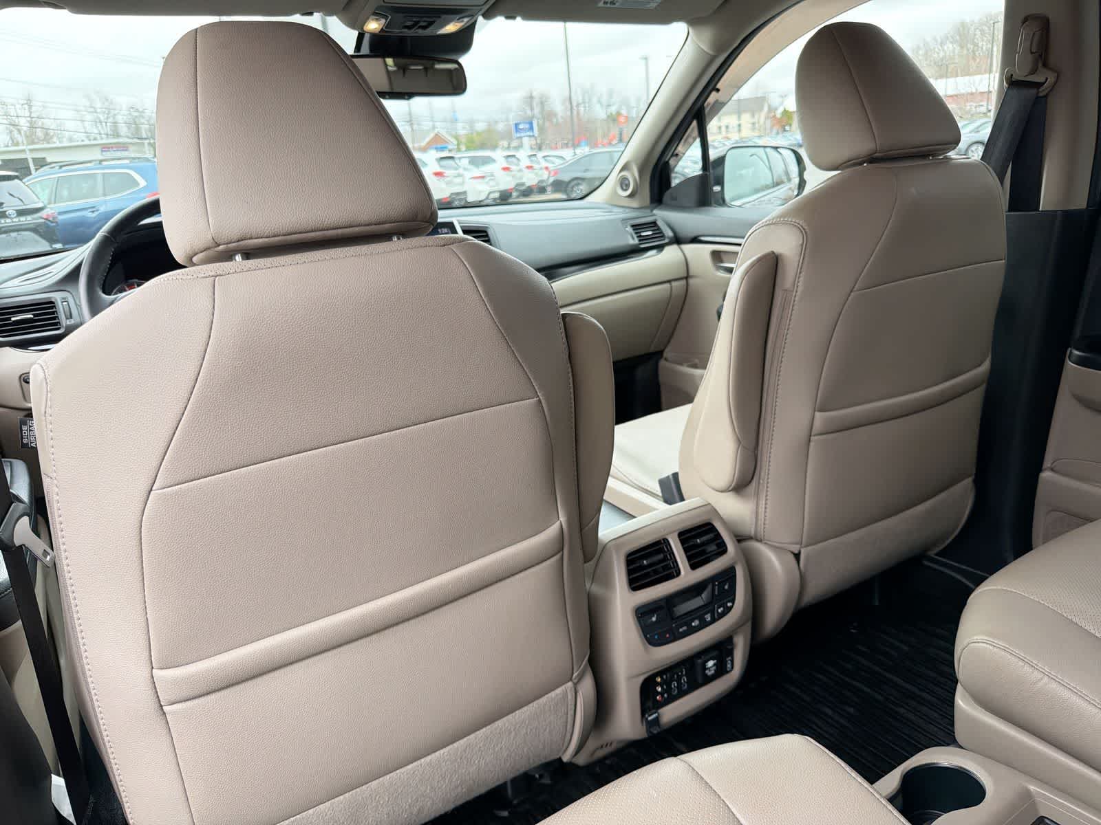 Thumbnail: 2016 Honda Pilot - 19