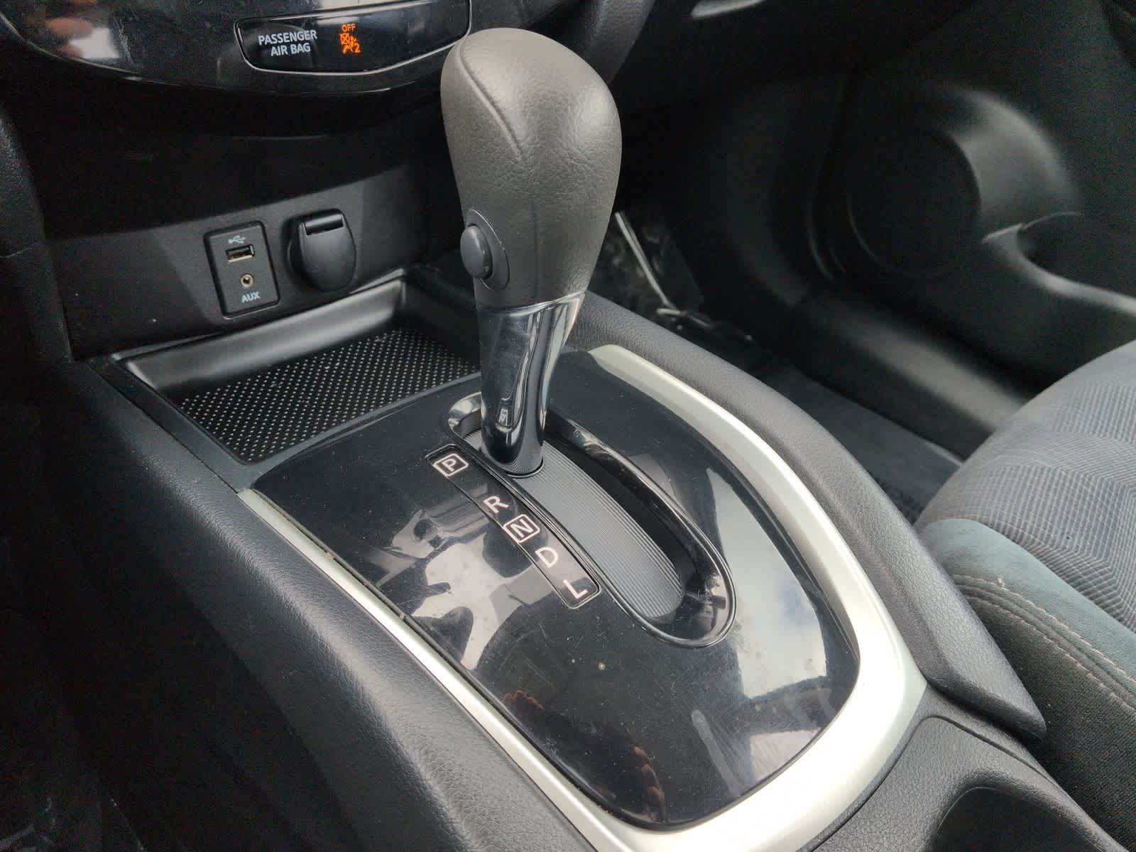 Thumbnail: 2016 Nissan Rogue - 32