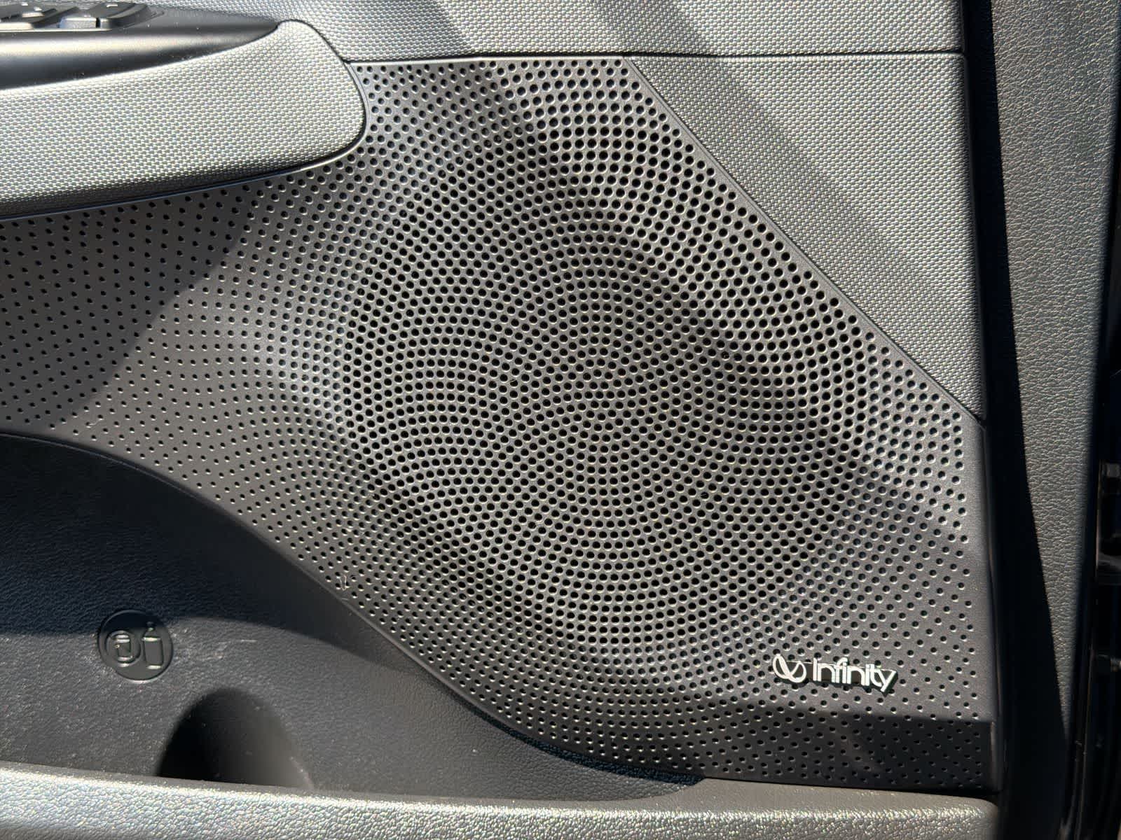 Thumbnail: 2019 Hyundai Veloster - 30