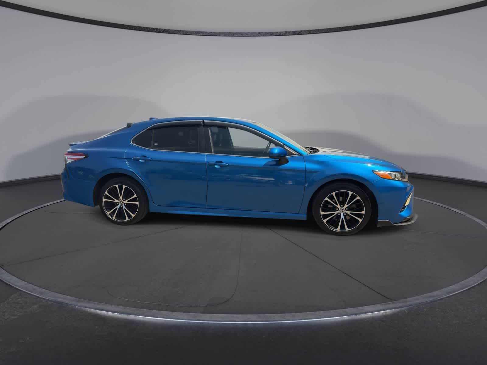 Thumbnail: 2020 Toyota Camry - 9