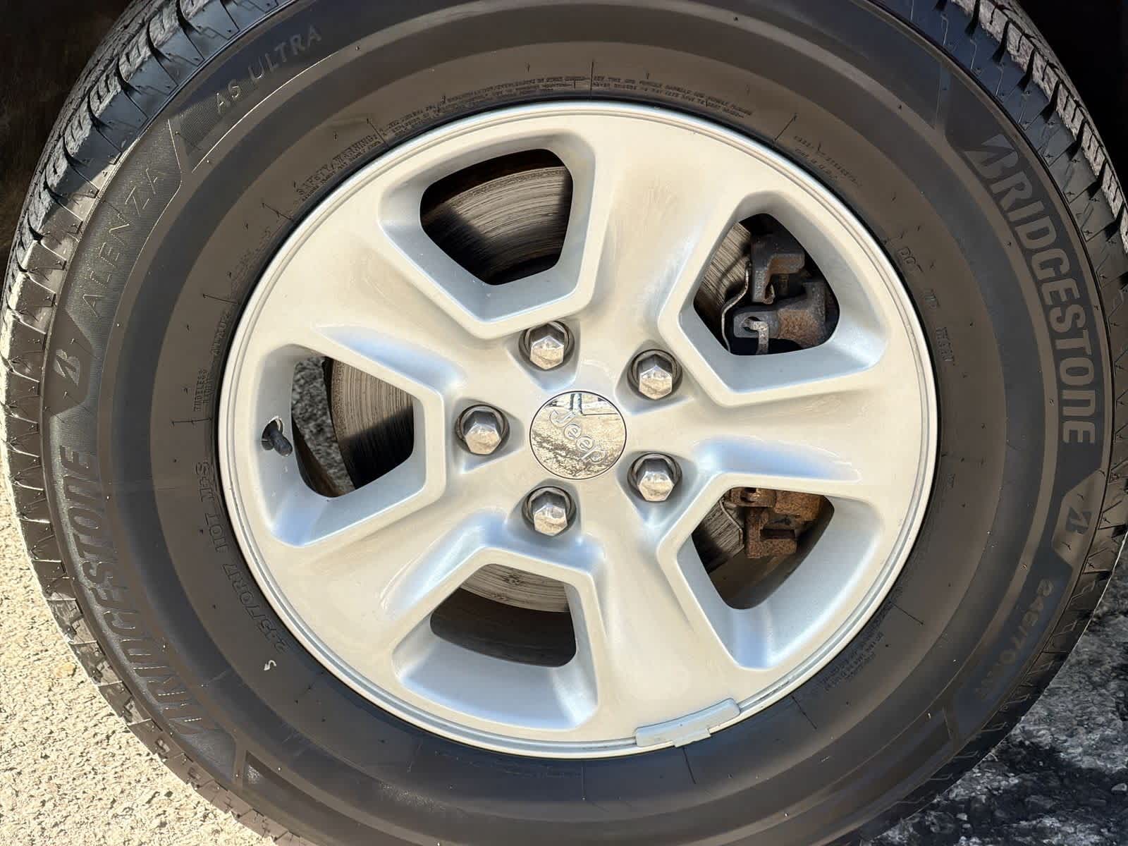 Thumbnail: 2017 Jeep Grand Cherokee - 14