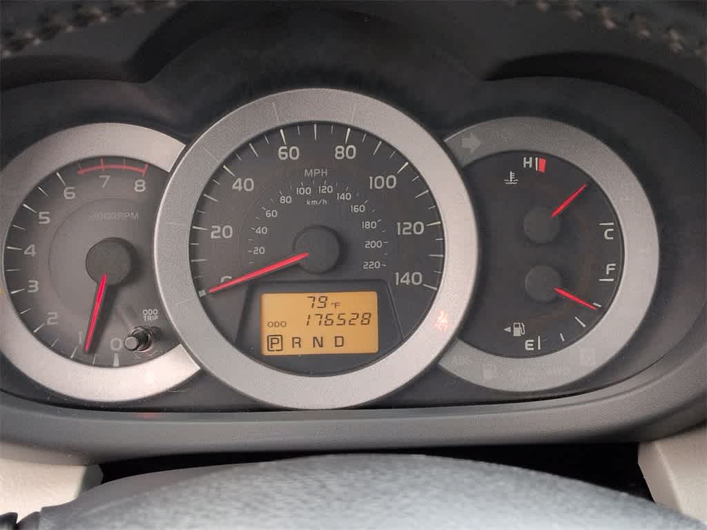 Thumbnail: 2011 Toyota RAV4 - 34