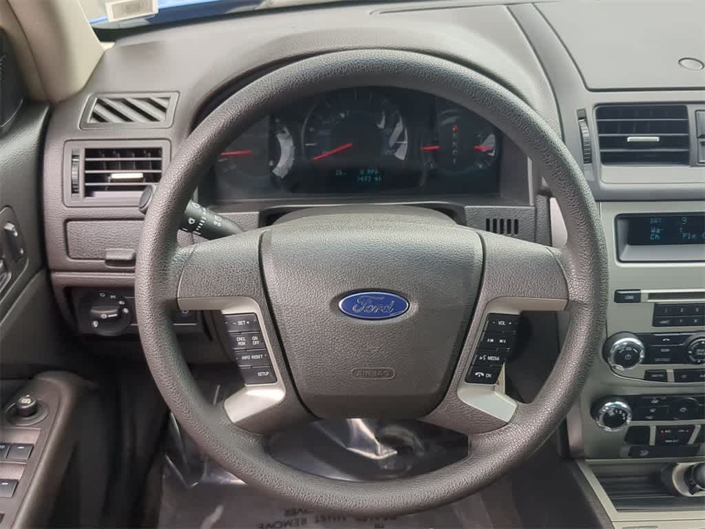 2012 Ford Fusion SE 23