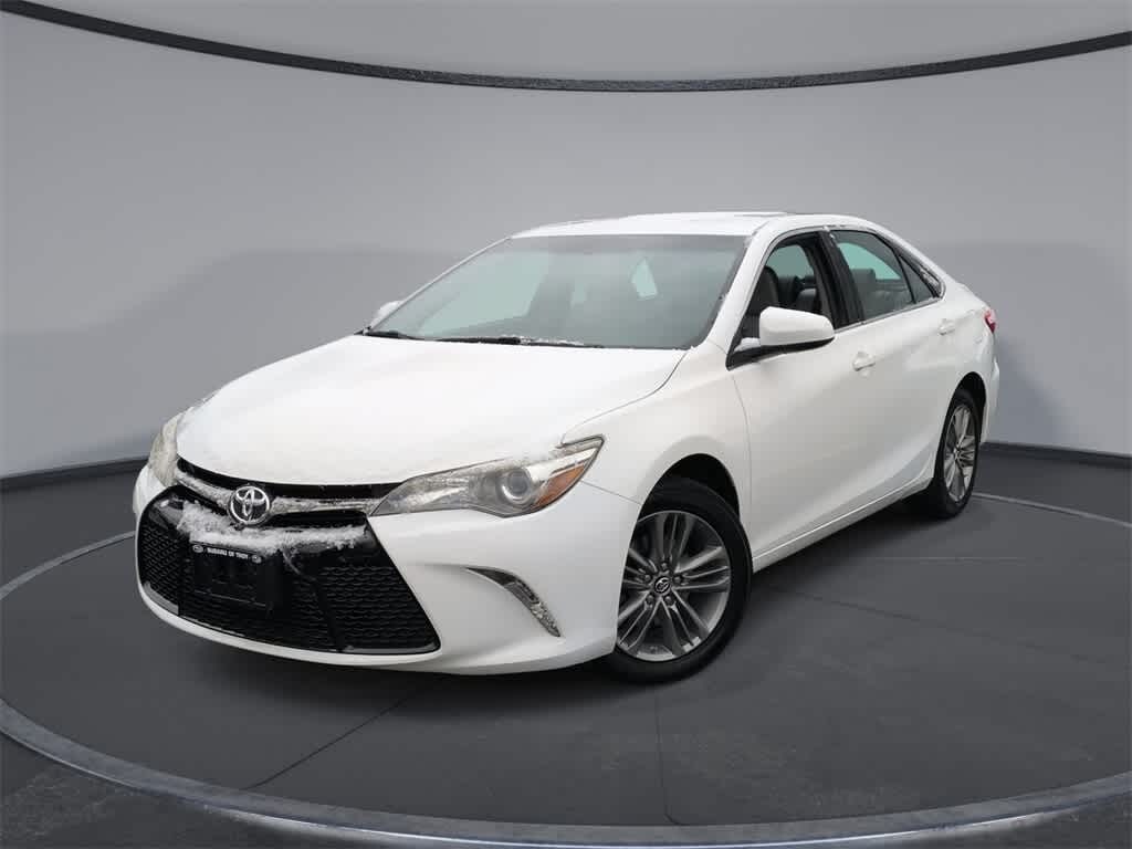 Used 2017 Toyota Camry SE Sedan