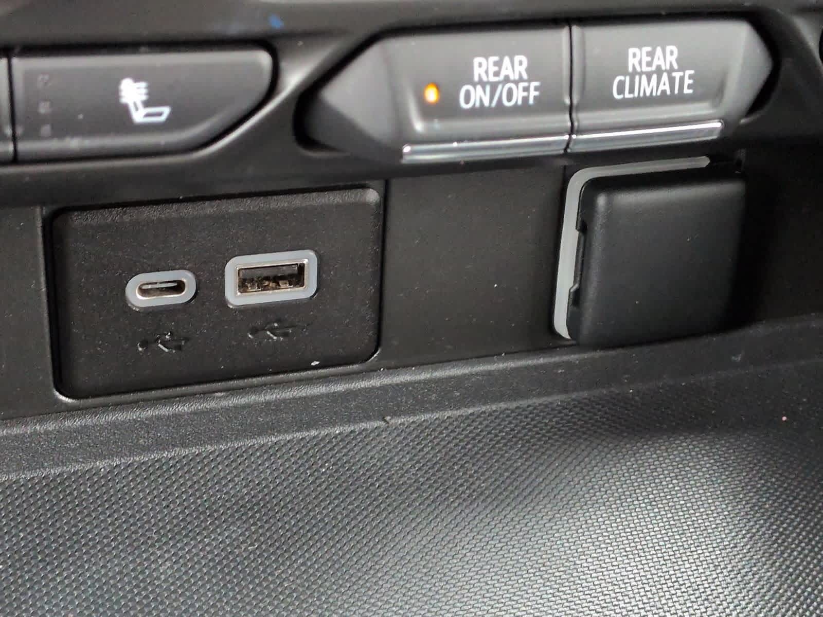 Thumbnail: 2022 Chevrolet Suburban - 31