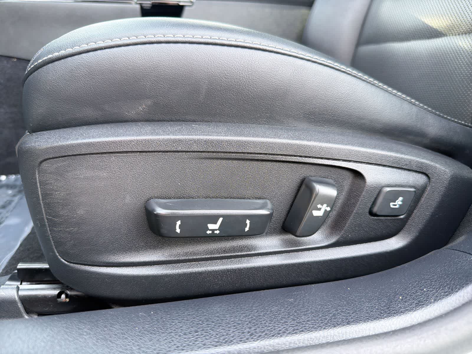 Thumbnail: 2015 Lexus ES - 18