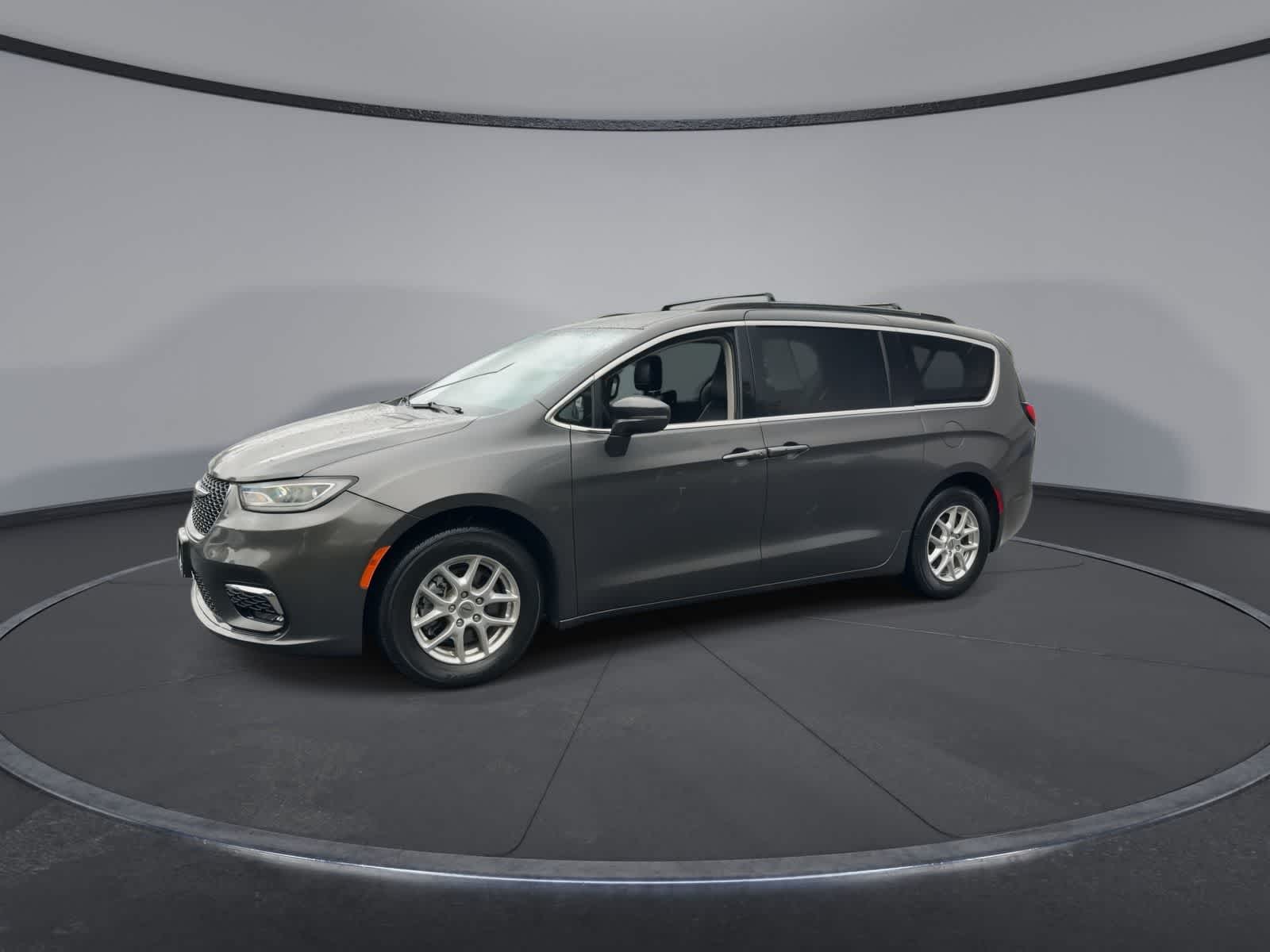 Thumbnail: 2022 Chrysler Pacifica - 4