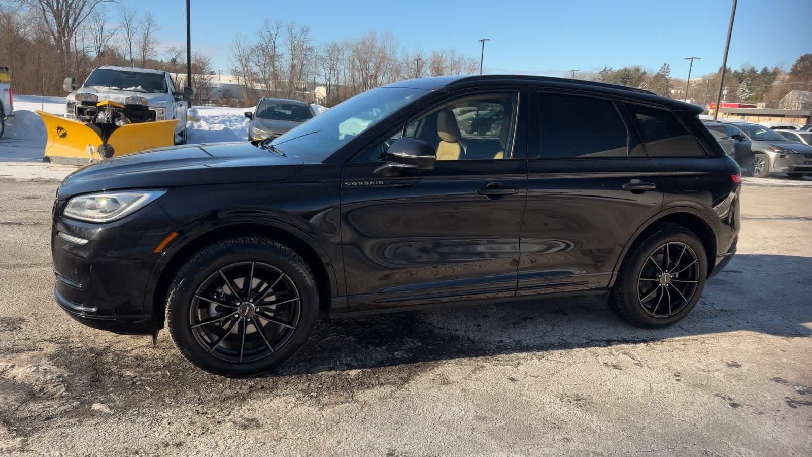 Thumbnail: 2023 Lincoln Corsair - 4