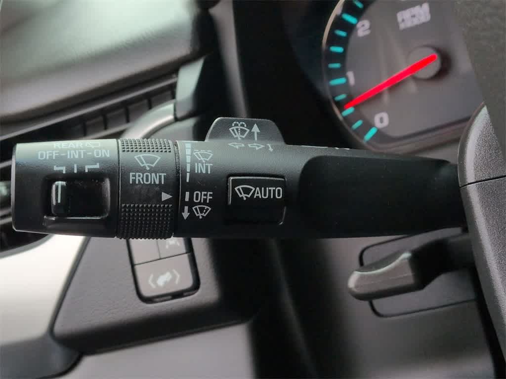 Thumbnail: 2018 Chevrolet Tahoe - 28