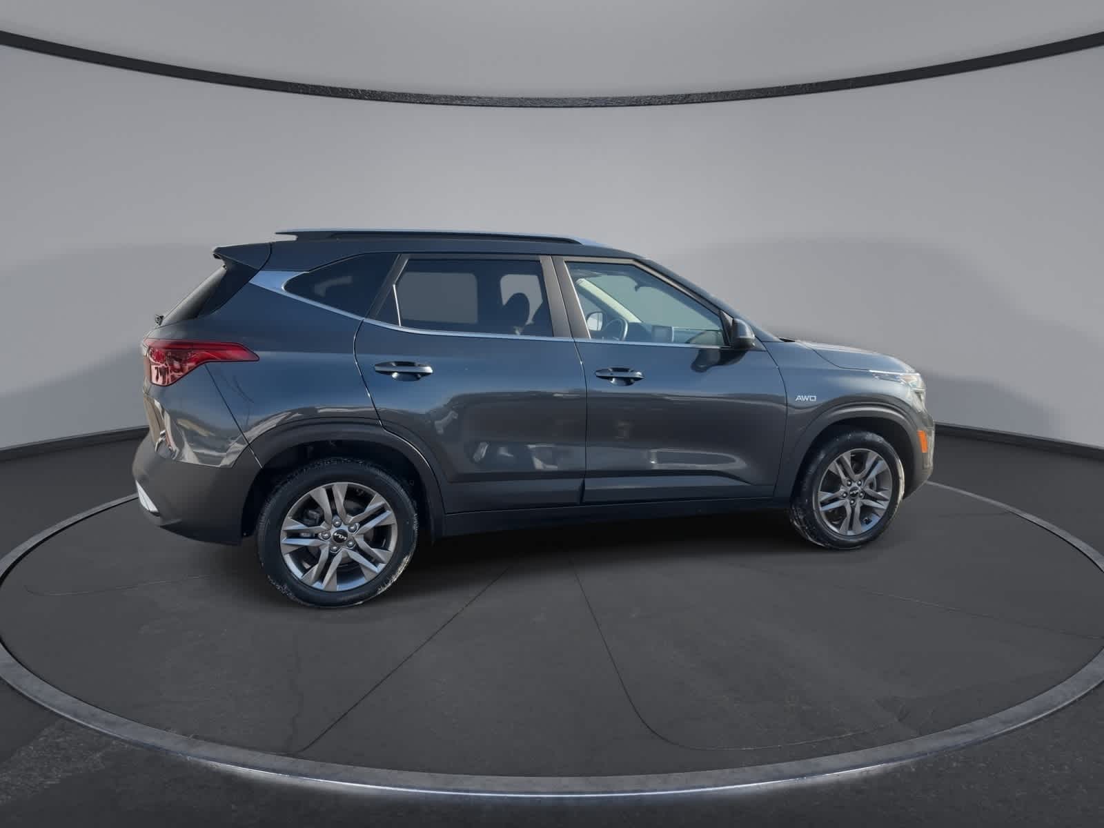 Thumbnail: 2023 Kia Seltos - 9