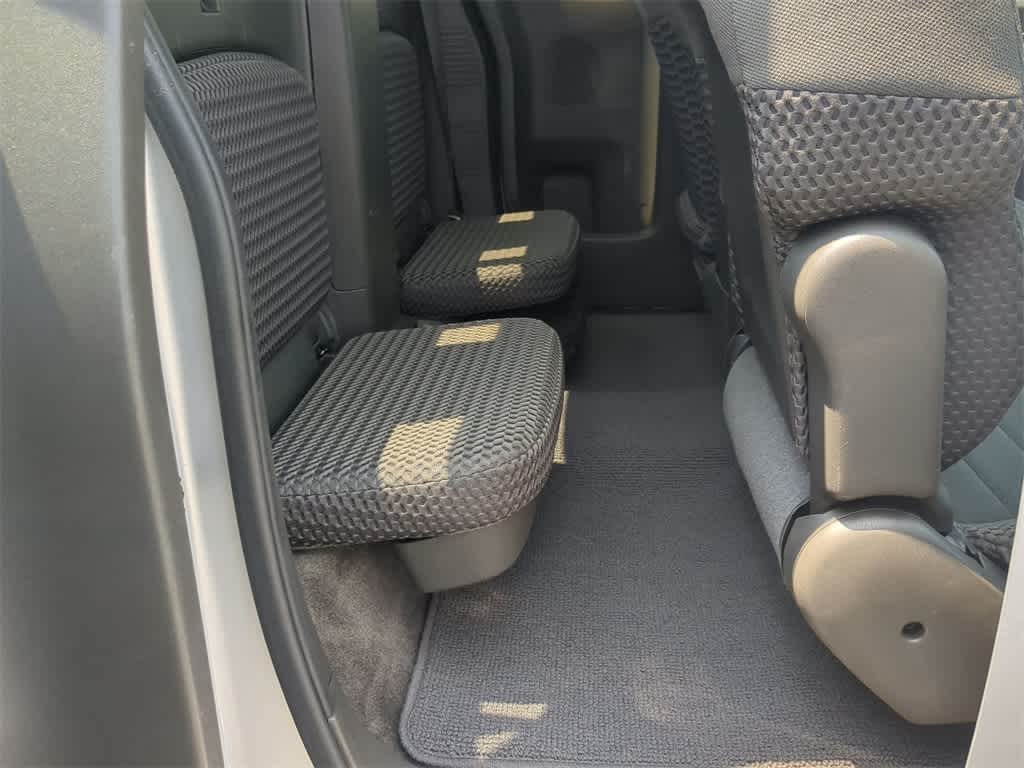 2014 Nissan Frontier SV 21