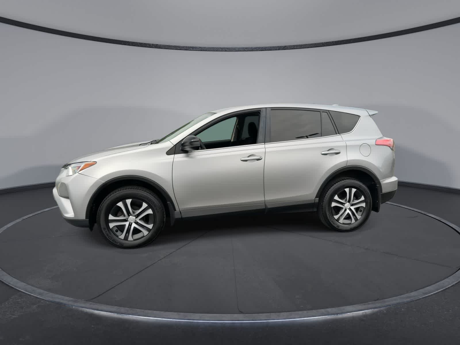 Thumbnail: 2018 Toyota RAV4 - 4